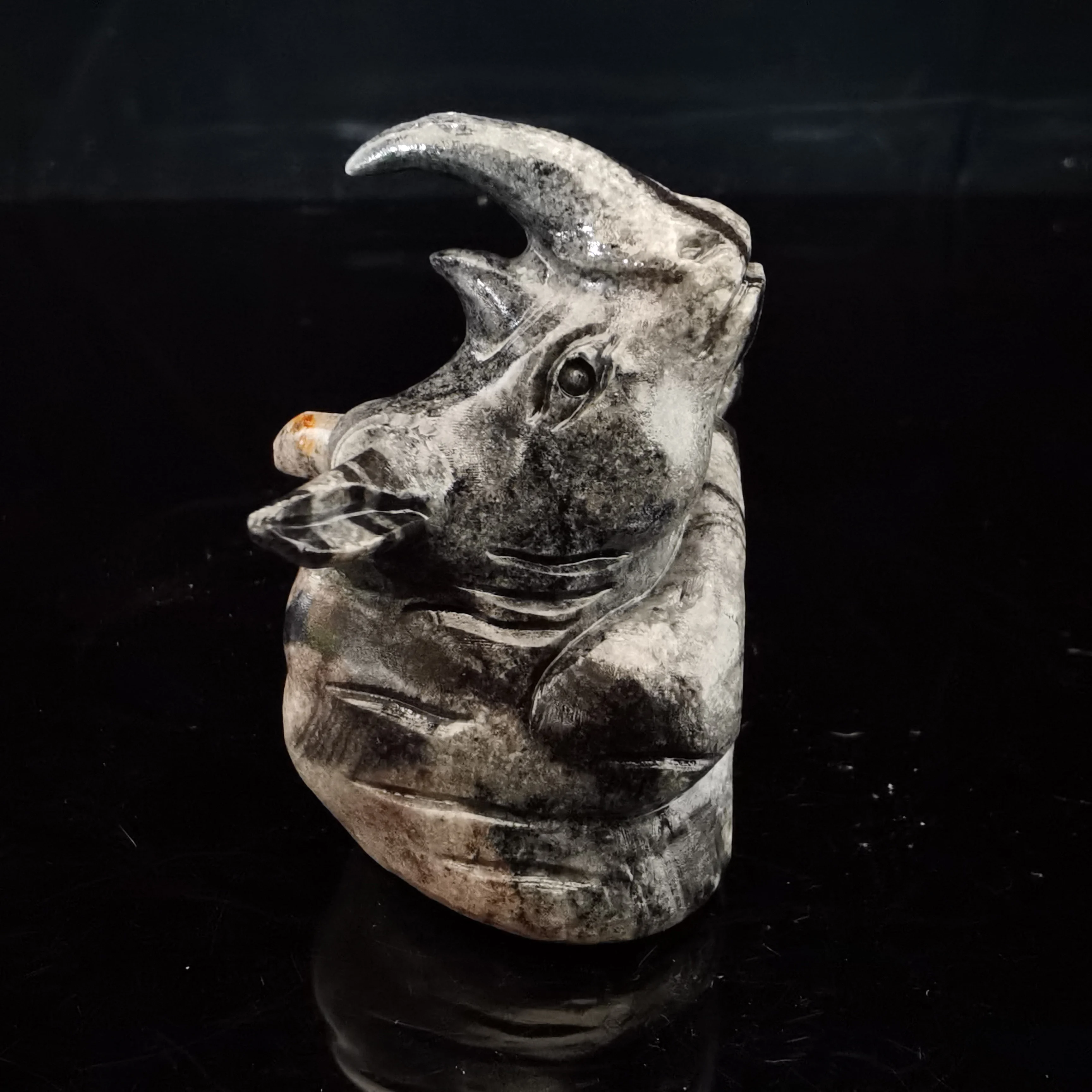 

Rhino Head Natural Stone and Mineral Quartz Rock Crystal Crafts Statue Hand Carved DIY Decorations Cure