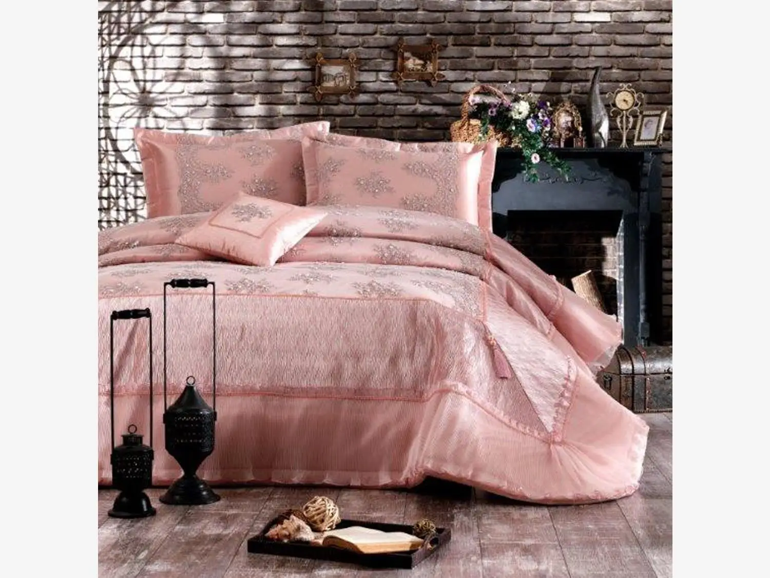 

Belinda Bed Cover Powder