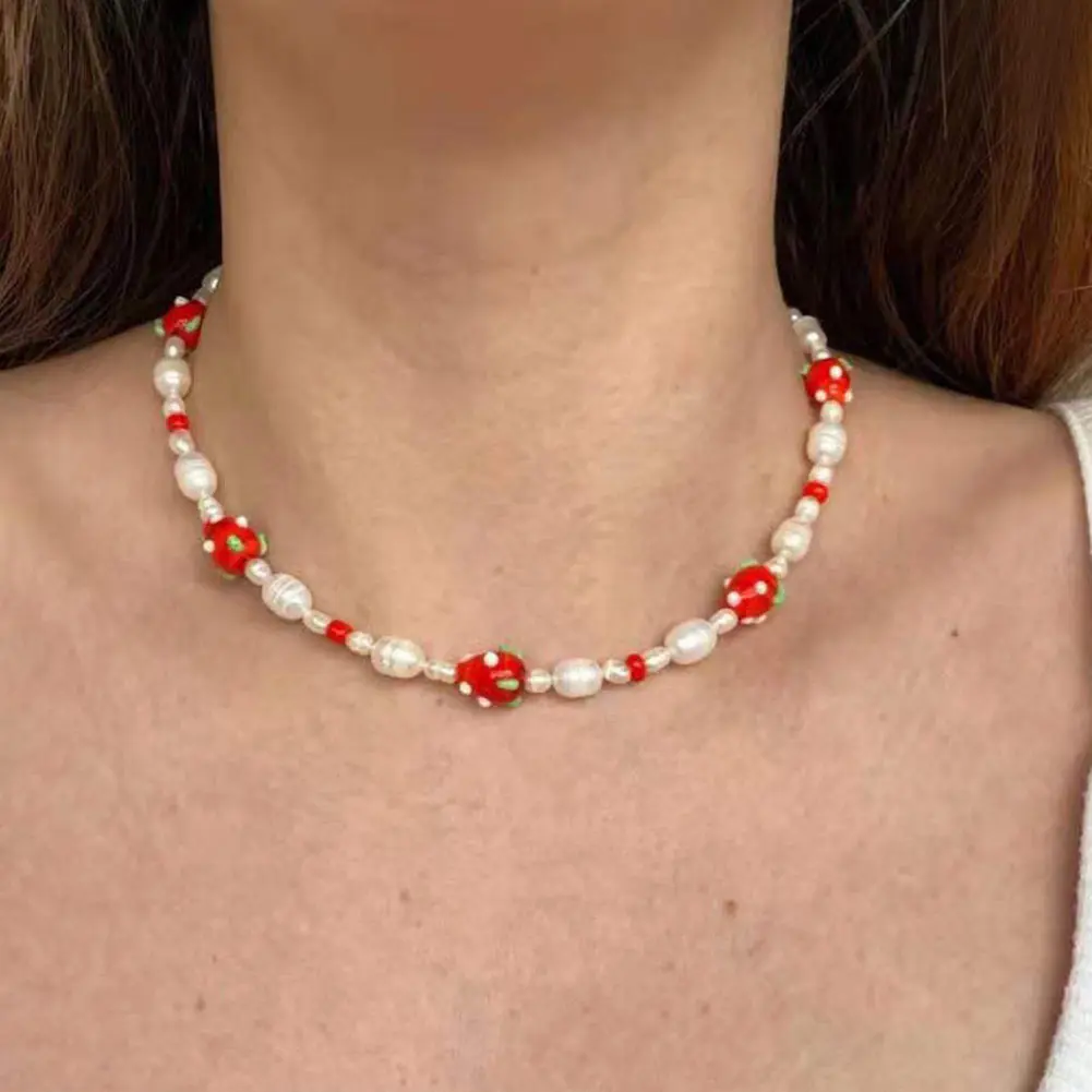 

2021 Korean Strawberry Baroque Pearl Beaded Necklace For Women Simple Fruits Choker Fairy Wild Daily Party Jewelry Femme Collier