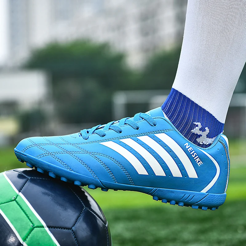 New Arrival Green Cheap Soccer Shoes Men Women Breathable TF Sports Shoes Football Men Outdoor Lightweight Soccer Shoes Society