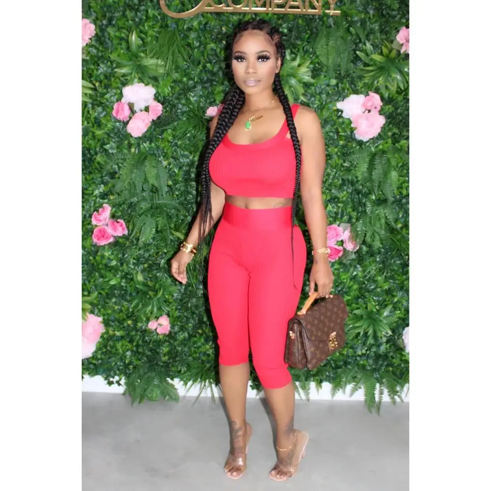 Спортивный женский вязаный однотонный комплект из двух предметов майка без