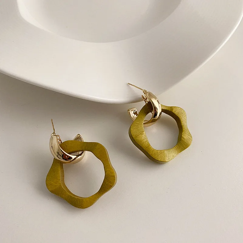 

Korean Retro Geometric Wooden Earrings for Women Green Brown Wood Irregular Hollow Big Dangle Drop Earrings Minimalist Jewelry