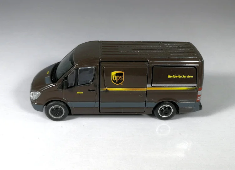1:64 1:76 шкала брелок для автомобильных ключей модель Хайши/Isuzu/Sprinter UPS Экспресс Ван