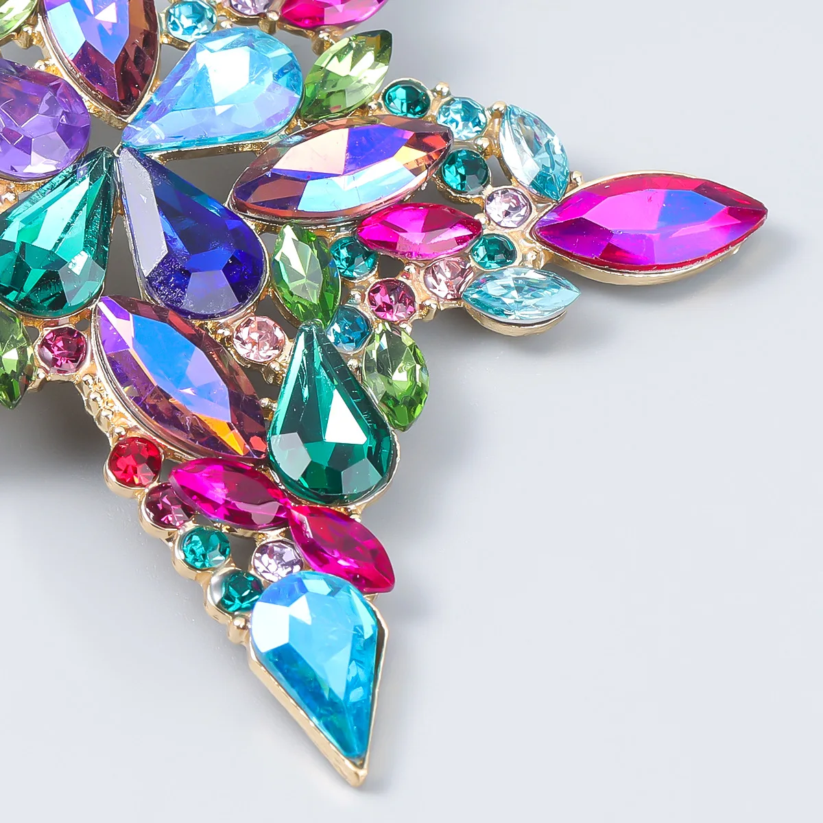 

HYSECMAO 2021 New Geometric Star Earrings High Quality Female Colorful Rhinestone Retro Personality Earring Party Jewelry Bijoux