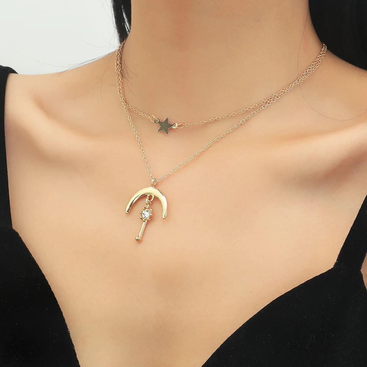 

2021 New Gold Double Layer Star Moon Necklace for Women Clavicle Chain Fine Pendant Necklaces Jewelry Party Wedding Accessories