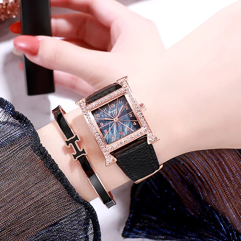 

Luxury Watches for Women with Bracelet Fashion Stylish Casual Quartz Wristwatch Waterproof Leather Ladies Wrist Watch 2020