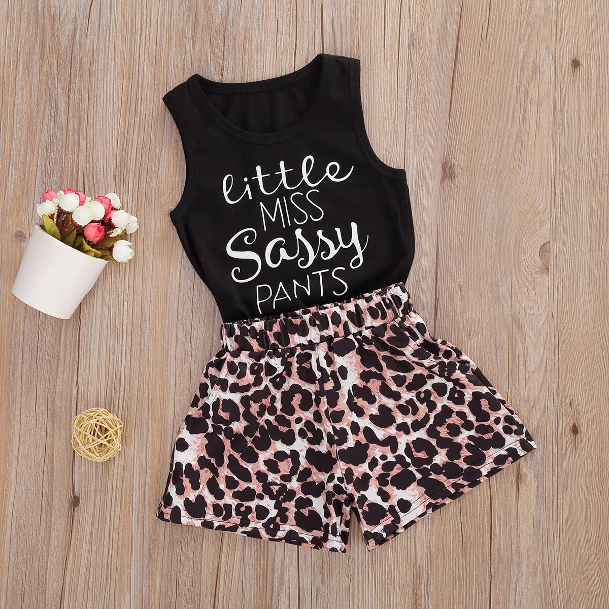 Детский комплект из двух предметов жилет с круглым вырезом и буквенным принтом