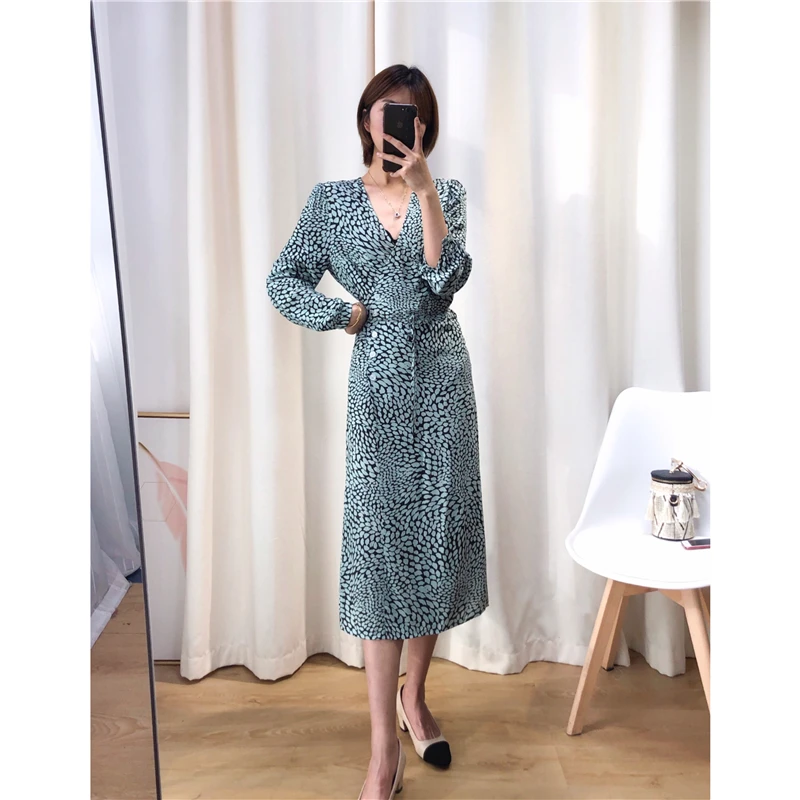 Женское платье миди с v образным вырезом и рукавами пузырьками Осень зима