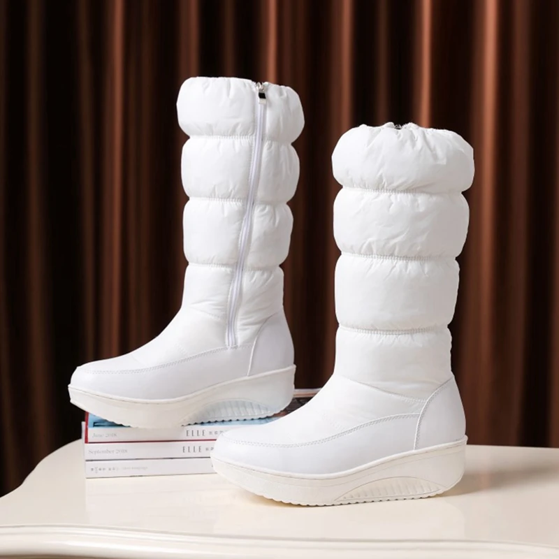 REAVE CAT/Большие размеры 35-44, новые зимние сапоги женские теплые водонепроницаемые сапоги на хлопковом пуху сапоги до середины икры на меху на платформе цвет черный, белый, синий