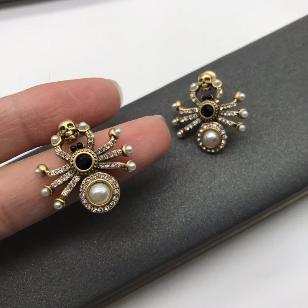 

Fashion personality dark series spider skull earrings