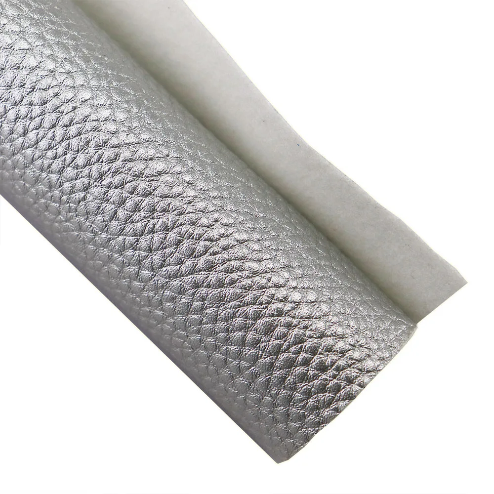 Искусственная кожа серебристая гладкая зеркальная личи 30x134 см в рулоне