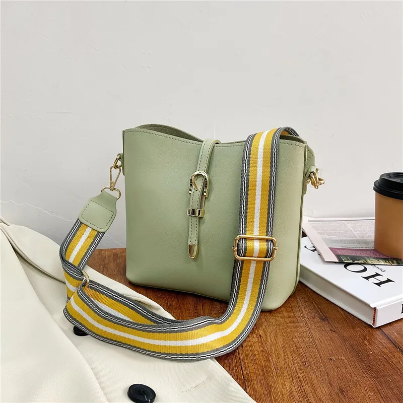 

Shoulder Bags Crossbody Bags for Women Handbag Purse Fashion 2021 New Luxury Bag PU Leather Retro Chain Solid Color All-match