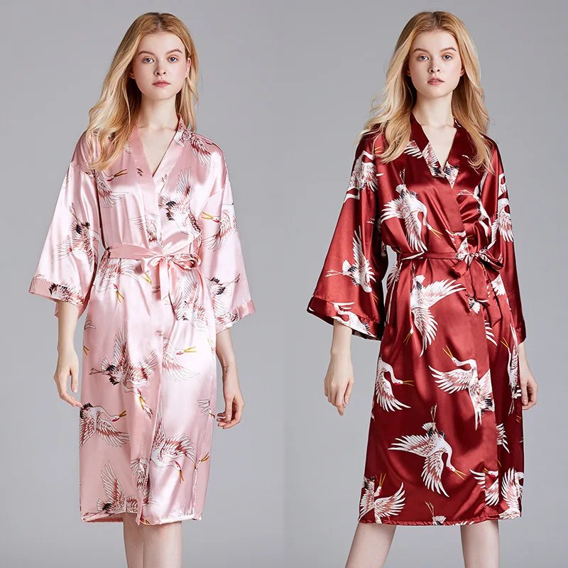 

Sexy Lady Long Robe Satin Rayon Bathrobe Women Kimono Geisha Sleepwear Print Siberian Crane Nightwear Bridesmaid Brides Robes