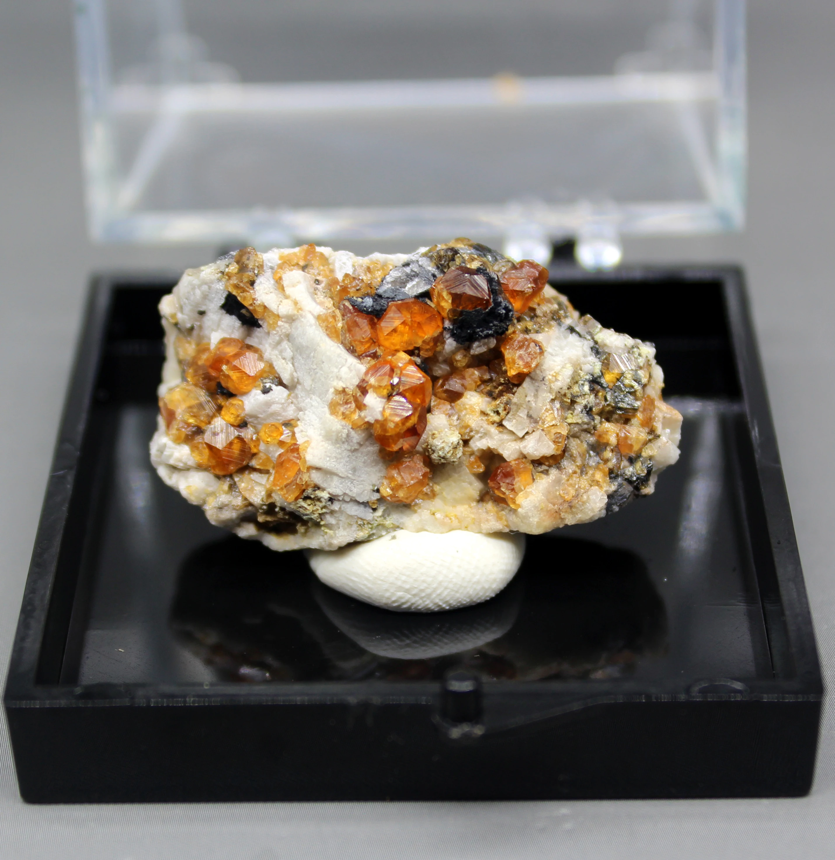 100% натуральный гранат и чай кристалл симбиоза минеральные образцы камней