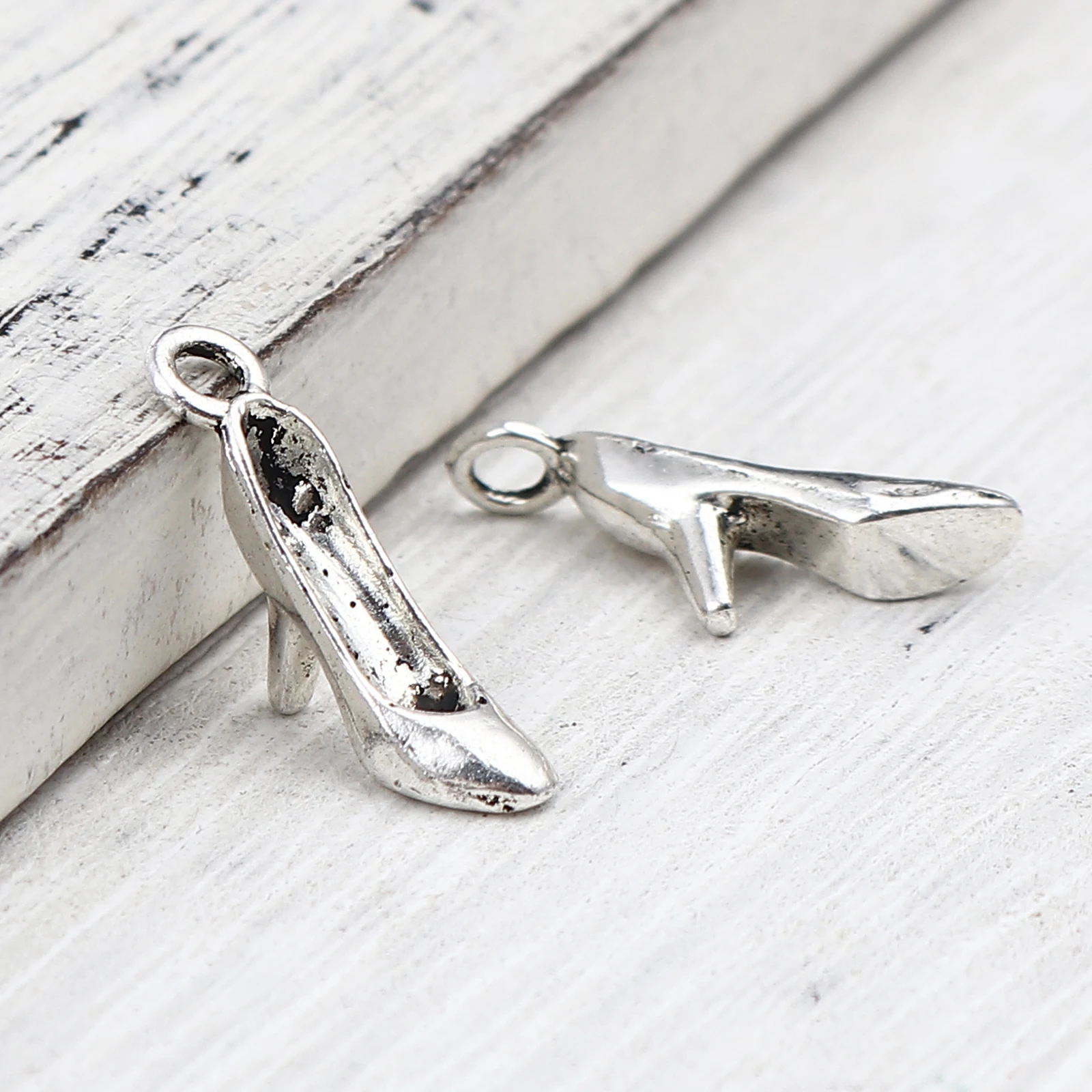 

100PCs Zinc Based Alloy Insect Charms Butterfly Animal Antique Silver Color Jewelry DIY Findings