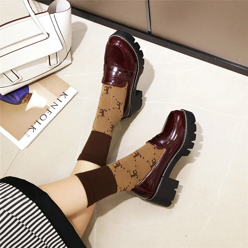 Женские винтажные туфли на массивной платформе Sungtin высококачественные мягкие