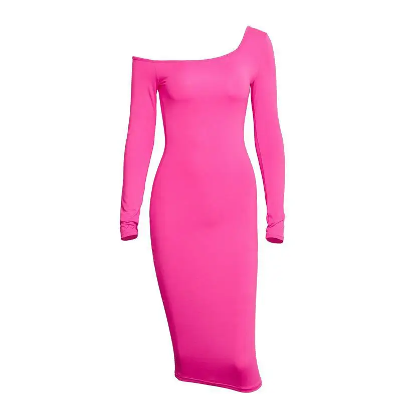 Женское вечернее платье футляр с открытыми плечами длинное облегающее красного