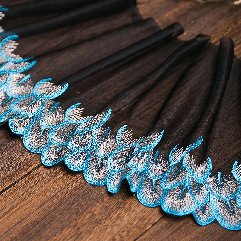 Кружевная лента из органзы с вышивкой и перьями павлина шириной 20 см | Дом сад