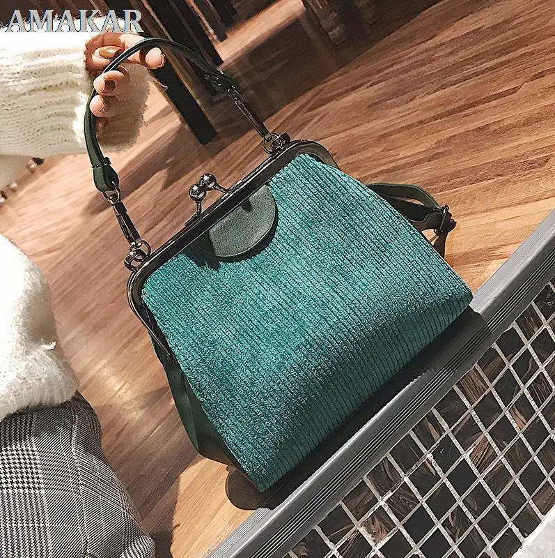 

2021Vintage Velour Clip Shell Women Handbags Designer Shoulder Bags Luxury Female Crossbody Bag Lady Small Purses Autumn Winter