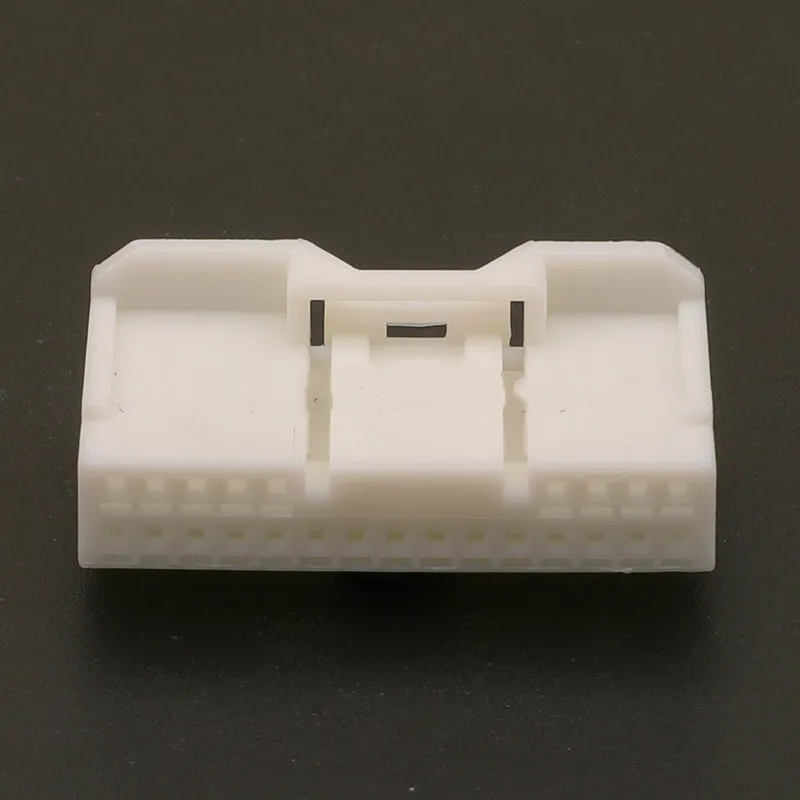 Штекерный и гнездовой разъем 24Pin для автомобильного