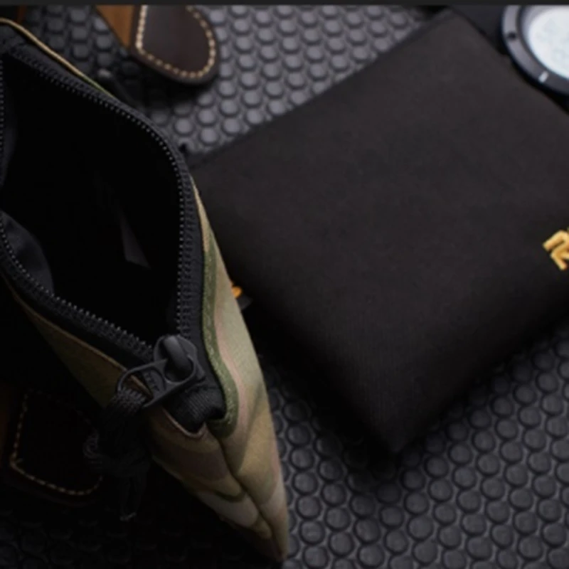

RIMIX Multifunctional Portable Coin Purse Outdoor Commuter Coin Wallet Outdoor Multifunction Key Card Case, Green & Black
