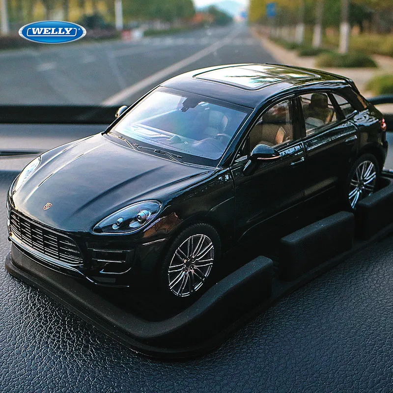 Модель автомобиля Welly 1:24 Porsche Macan Turbo из черного сплава литой и игрушечный