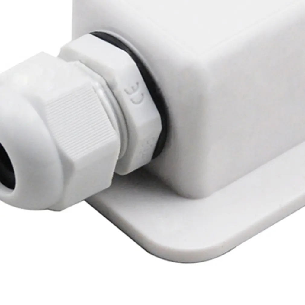 Соединительная коробка с двойным отверстием и одним водонепроницаемая крыша из