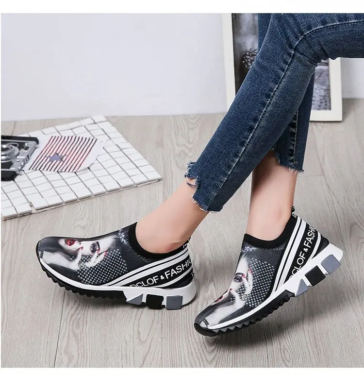 Женские кроссовки на вулканизированной подошве дышащие эластичные разных