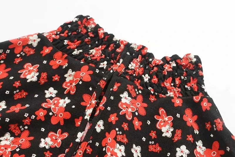 Зимнее красное платье с цветочным принтом и длинным рукавом женское