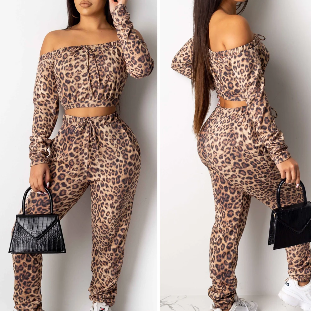 

Спортивный костюм леопардовый для женщин, спортивный костюм из 2 предметов, укороченный топ с открытыми плечами и брюки-джоггеры для фитнес...
