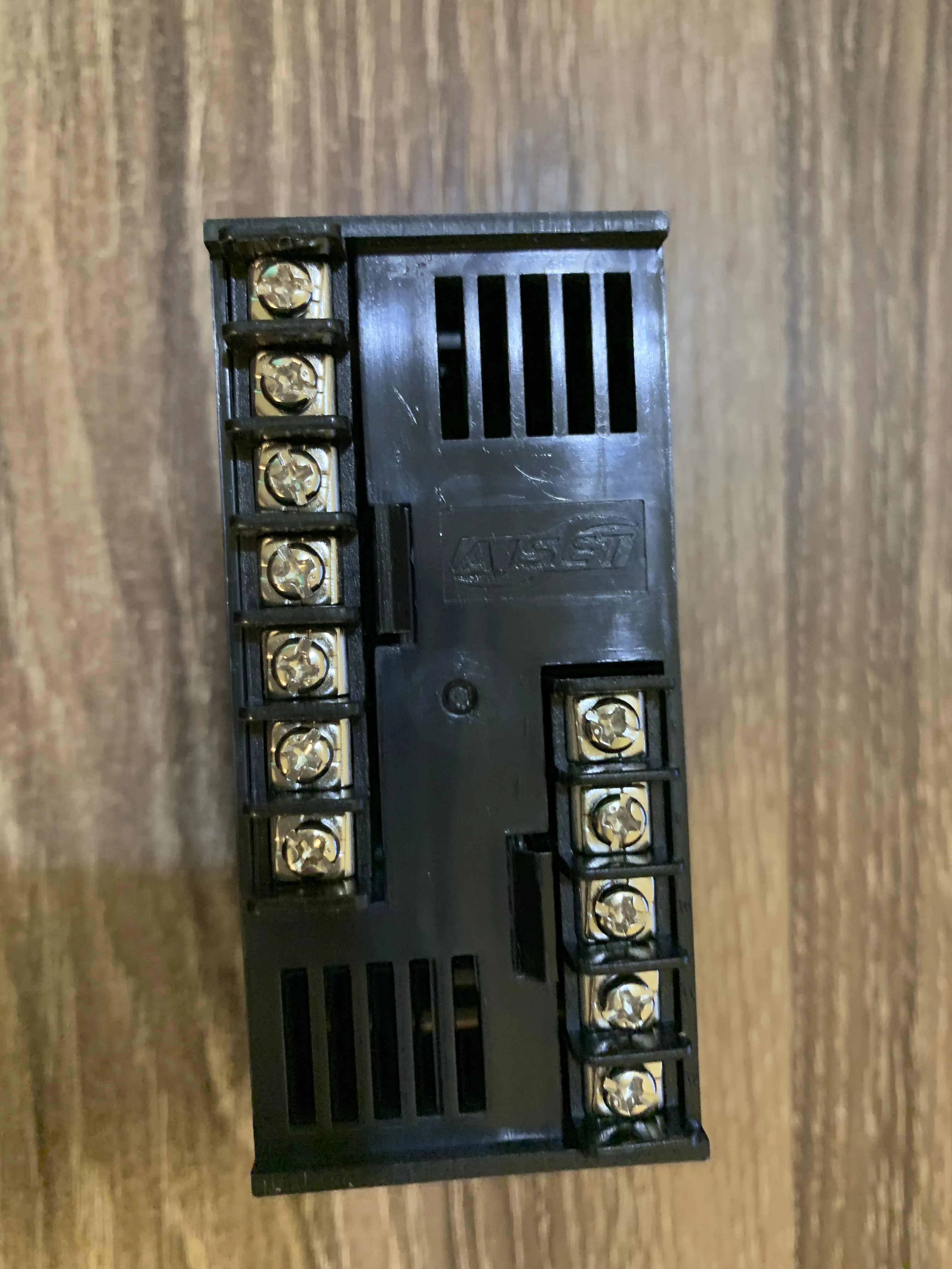 Терморегулятор AISET XMTG 3000 предназначенный для контроля температуры в Шанхае (оригинал). XMT-3411V XMTF-3411V (N) включение.