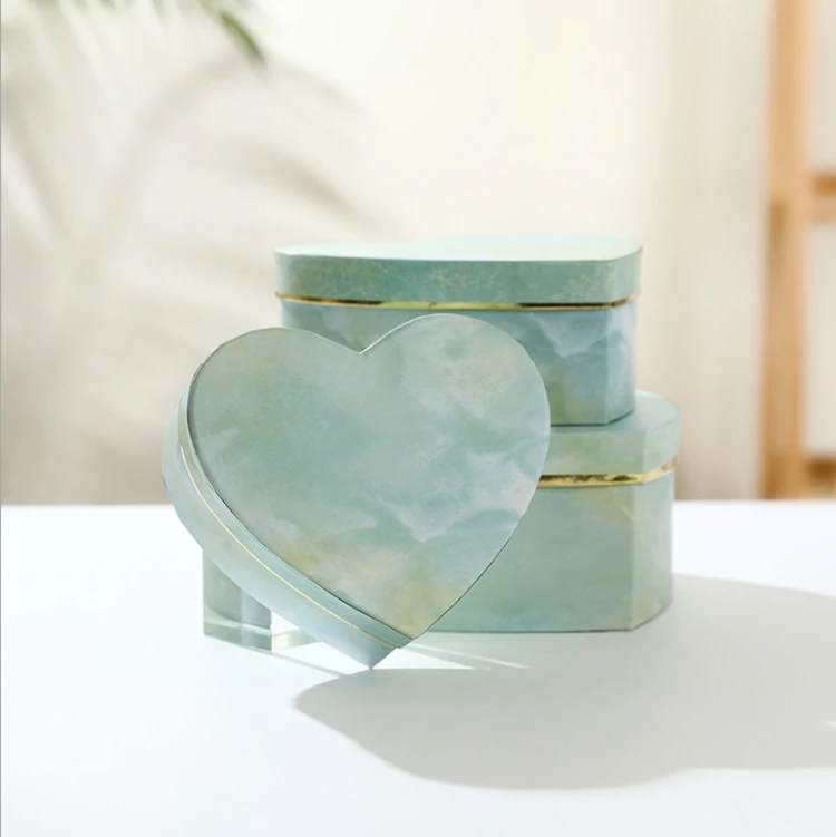 Подарочная коробка в форме сердца для флористов на день святого валентина