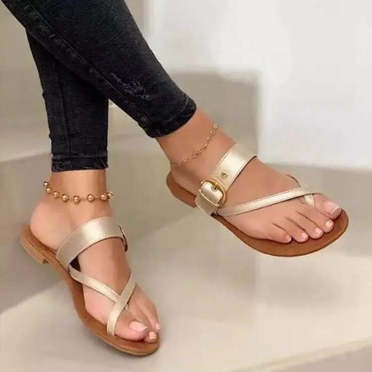 

Sandal slippers women 2021 new flat-bottomed large-size slippers women casual cross-border supply belt buckle beach shoes women