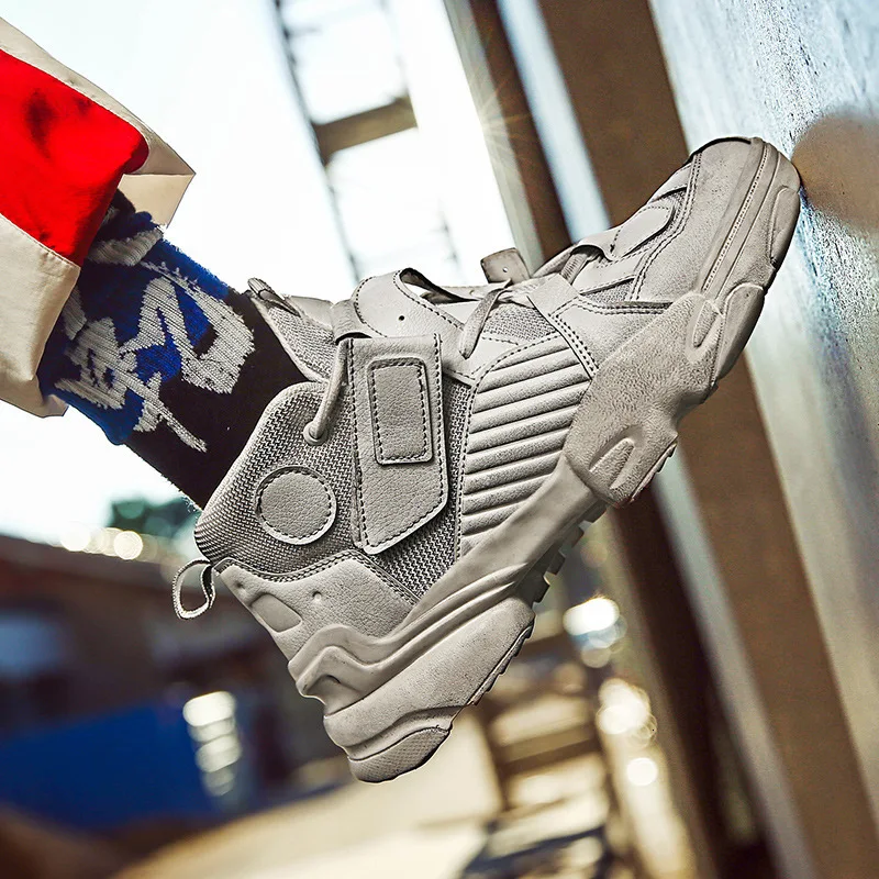 Светло серебристые спортивные кроссовки для бега грязная обувь мужчин улицы