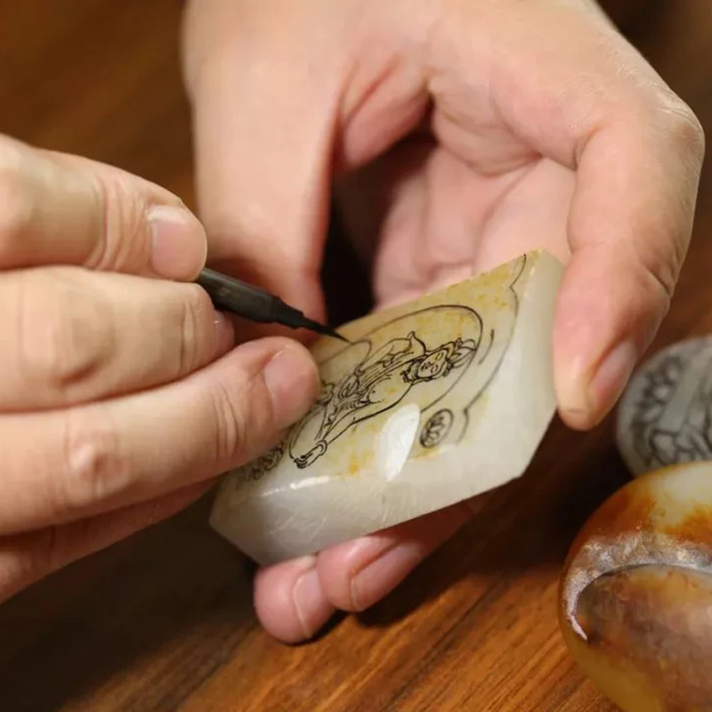 Китайский нефритовый амулет