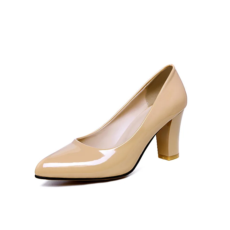 Туфли женские из лакированной кожи высокий каблук заостренный носок лоферы