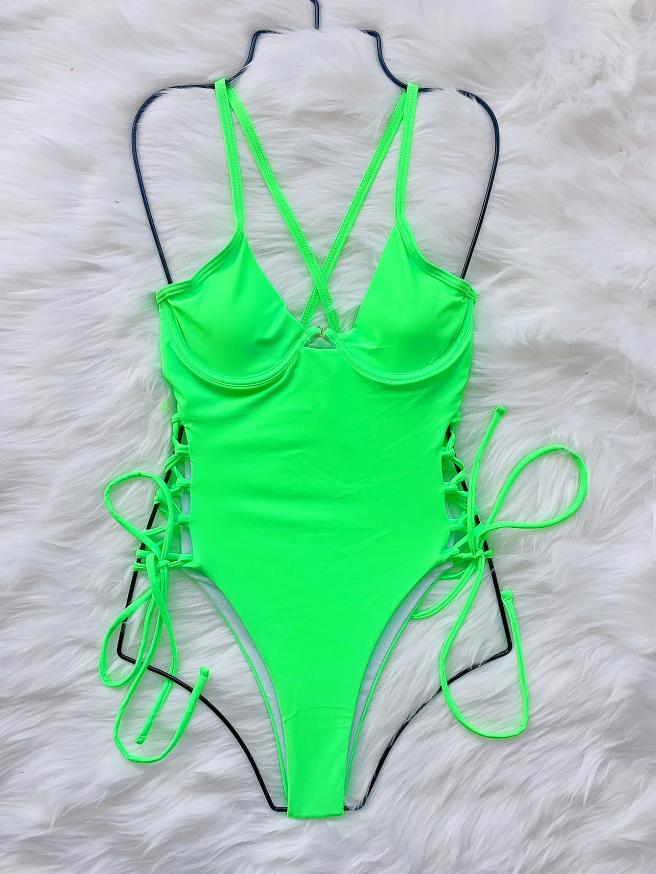 

2021 New Sexy Cut Out Solid Color Padded Women Swimwear One Piece Swimsuit Female Bather Swimming Beach Bathing Suit 500830