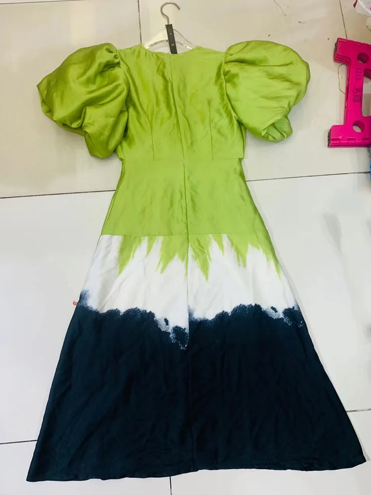 

Retro tie-dye sexy V-neck puff sleeves pleated zou hollow high waist satin dress ladies summer new fashion loose big pendulum