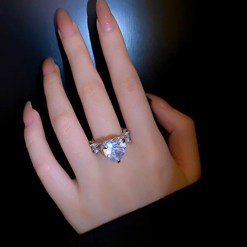 Женские кольца с кристаллами FYUAN большим сердцем из циркония блестящие