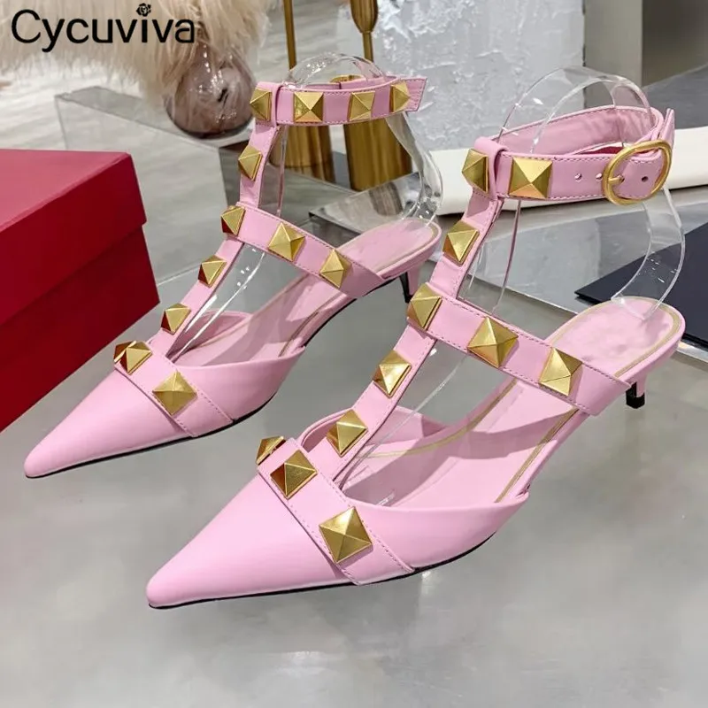 Женские босоножки с золотистыми шипами модельные туфли-лодочки ремешком на