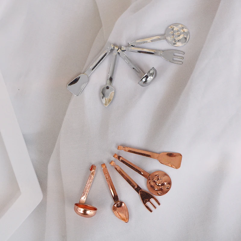 

5Pcs/Set 1:12 Mini Vintage Dollhouse Miniatures Tableware Cutlery Cook Tools Rack Fork Spoon Doll House Kitchen Toys