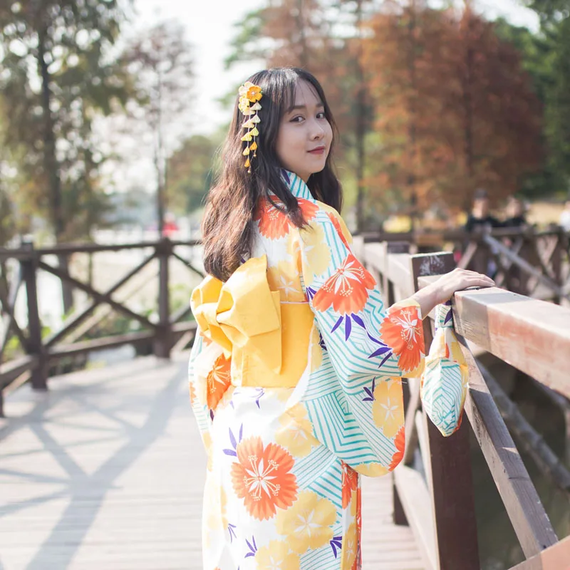 Women's Yukata Traditional Japan Kimono Robe Photography Dress Cosplay Costume yellow Color flower Prints Vintage Clothing