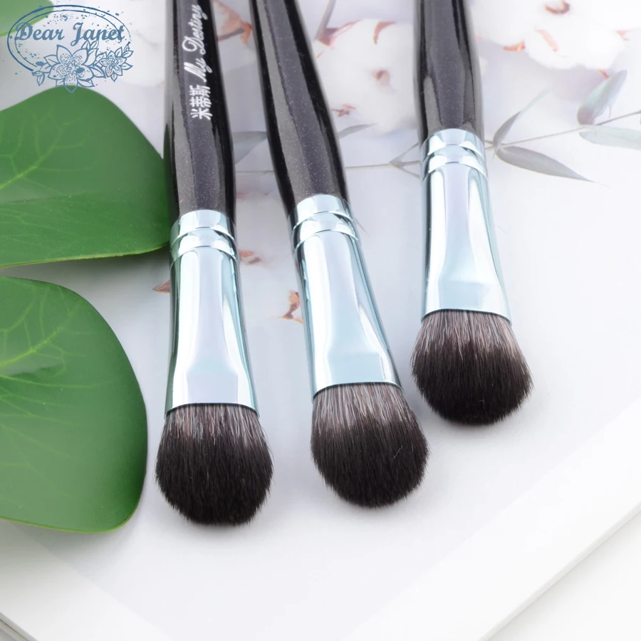 1 piece 034 Precision Highlighter Makeup Brushes Eyeshadow Blending Synthetic hair Wood handle Professional Make up tools