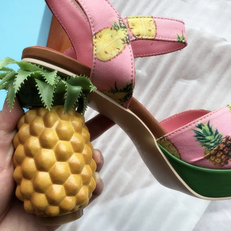 Роскошные женские сандалии из натуральной кожи фирменные на высоком каблуке с