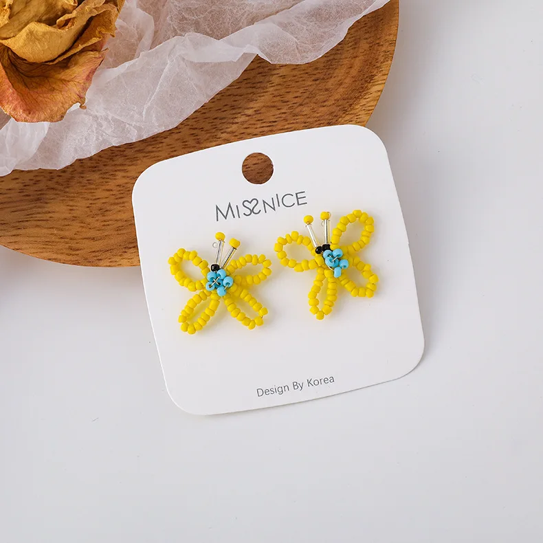 Новинка: Артистичные бабочки, сделанные из желтых бусин, серьги для женщин. Модные аксессуары оптовой цены от завода MISSNICE.