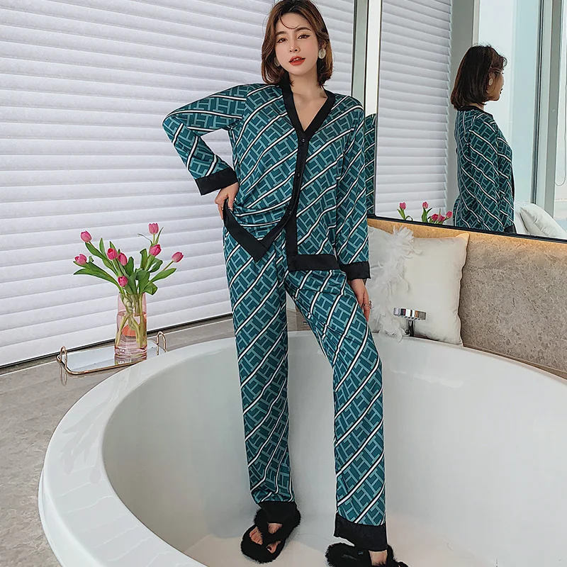 

2021 Spring And Summer New Pajamas Women's Ice Silk Long-sleeved Cardigan Two-piece Suit V-neck Sexy Home Suit Femme Nightwear