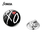 Брошь XO Love Heart в стиле хиппи, певец Weeknd, нержавеющая сталь, кабошон, булавка для рюкзака, значок, аксессуары для одежды