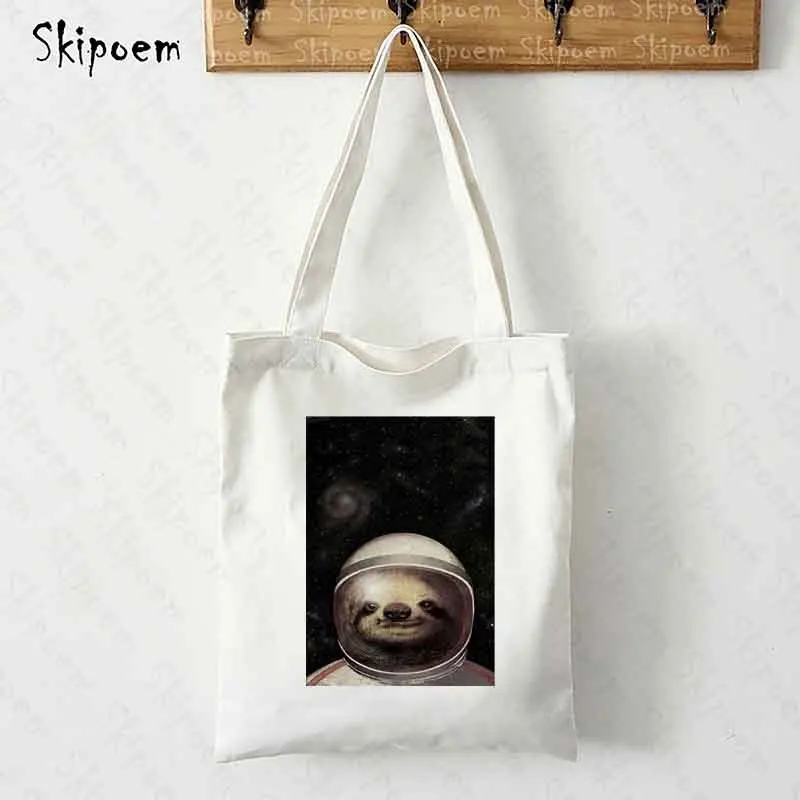 

Забавная холщовая женская сумка-тоут для покупок с астронавтом ленивецом, сумка на плечо, милые вместительные художественные сумки с рисун...