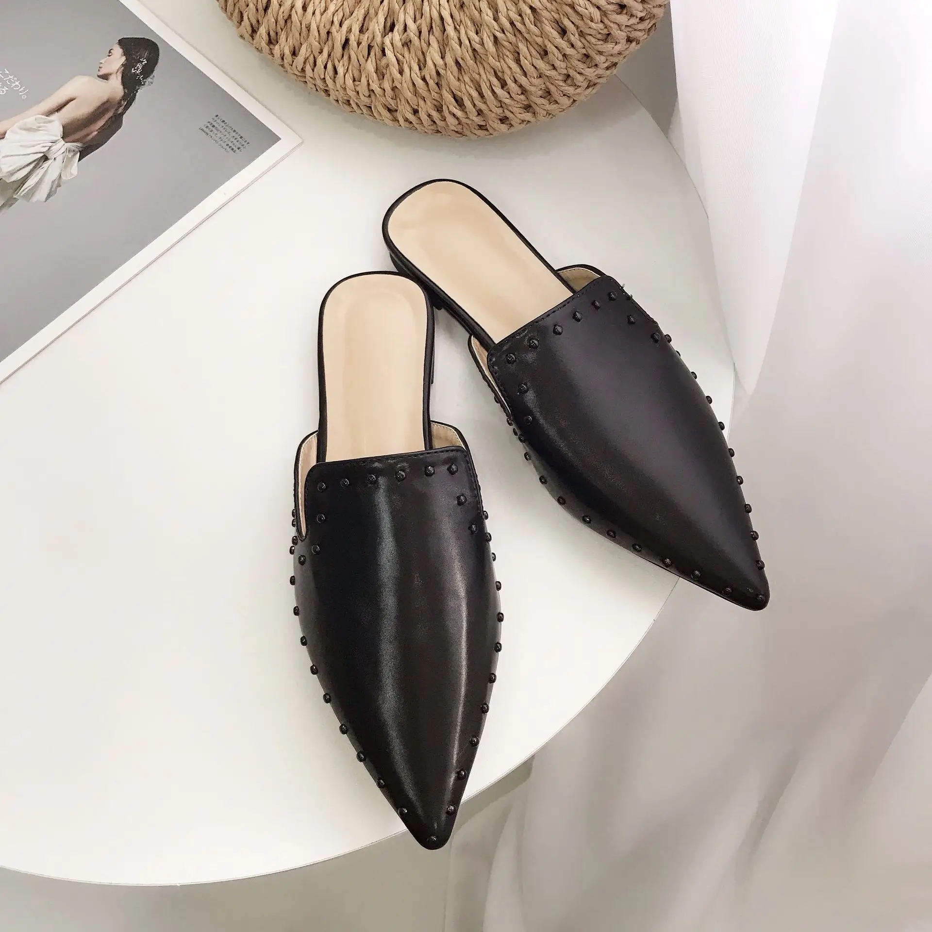 verano nueva moda remaches de fondo plano baotou la mitad drag Muller, zapatos de fondo suave sandalias zapatos de mujer