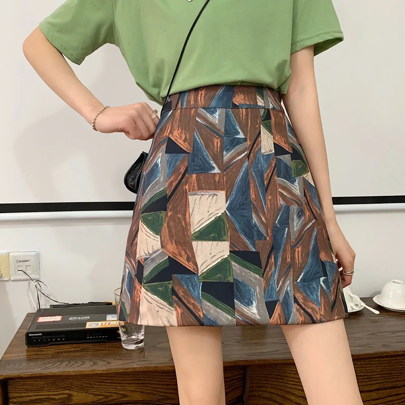 Новинка весна-лето 2020 юбка с принтом в стиле ретро короткая на бедрах большого